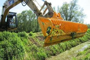 Herder mowing bucket