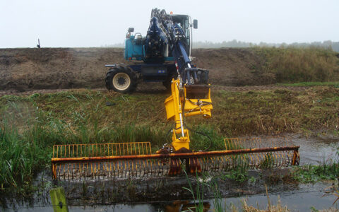 Rotating tipping bucket Excavator